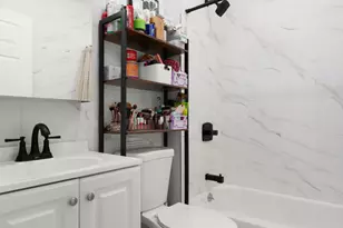 240 E 75th St, New York, NY 10021 - Photo 4