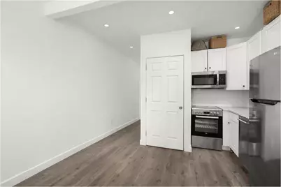 240 E 75th Street #8, New York, NY 10021 - Photo 2