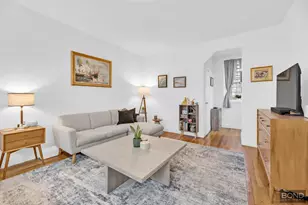 26 Bedford St, New York City, NY 10014 - Photo 2