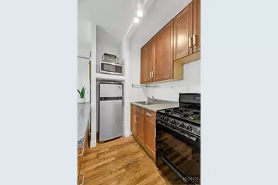 26 Bedford Street #2A, New York City, NY 10014 - Photo 4