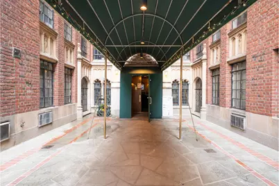 333 E 43rd Street #417, New York City, NY 10017 - Photo 12