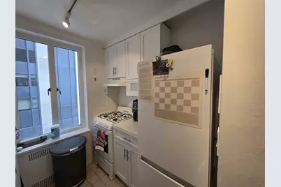 40 Central Park S #8H, New York City, NY 10019 - Photo 4