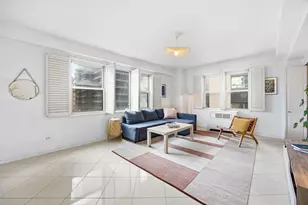 310 E 49th St, New York City, NY 10017 - Photo 4