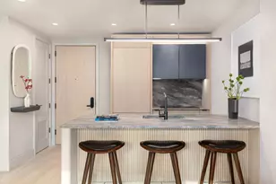 400 W 38th St, New York City, NY 10018 - Photo 4
