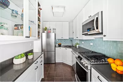 415 Argyle Road #2/3L, Brooklyn, NY 11218 - Photo 8
