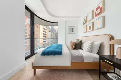 400 W 38th Street #5DN, New York City, NY 10018 - Photo 2