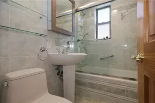 2425 Haring St, New York City, NY 11235 - Photo 12