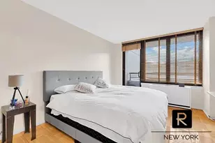 330 E 38th St, New York City, NY 10016 - Photo 2