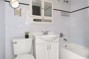 895 Myrtle Ave, New York City, NY 11206 - Photo 8