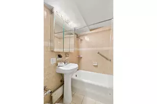 320 E 42nd St, New York City, NY 10017 - Photo 10