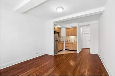 320 E 42nd Street #2505, New York City, NY 10017 - Photo 4