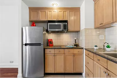 320 E 42nd Street #2505, New York City, NY 10017 - Photo 8