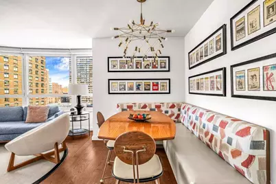 200 E 94th Street #715, New York, NY 10128 - Photo 2