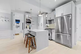 321 W 78th St, New York City, NY 10024 - Photo 2