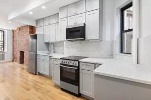 218 E 82nd St, New York City, NY 10028 - Photo 2