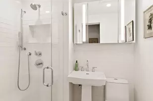 347 W 22nd St, New York City, NY 10011 - Photo 10