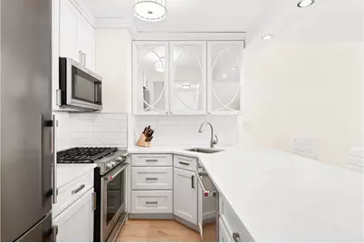 235 E 40th Street #6E, New York, NY 10016 - Photo 6