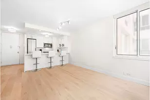 235 E 40th St, New York, NY 10016 - Photo 4