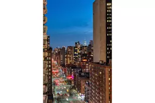 305 E 40th St, New York City, NY 10017 - Photo 2