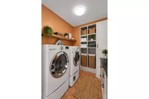 305 E 40th St, New York City, NY 10017 - Photo 12