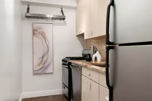 251 E 51st St, New York City, NY 10022 - Photo 4