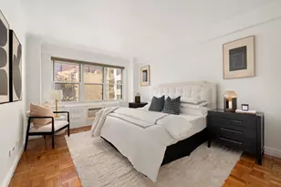 251 E 51st St, New York City, NY 10022 - Photo 2