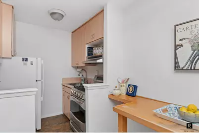 302 E 88th Street #5-C, New York, NY 10128 - Photo 4