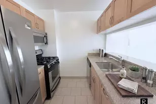 250 E 30th St, New York City, NY 10016 - Photo 2