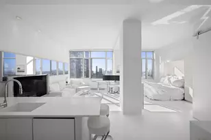 635 W 42nd St, New York, NY 10036 - Photo 2