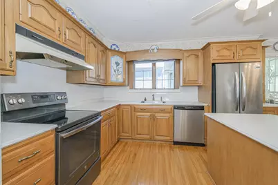 72 10th Street, New York City, NY 10306 - Photo 8
