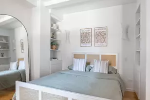 235 E 49th St, New York City, NY 10017 - Photo 4