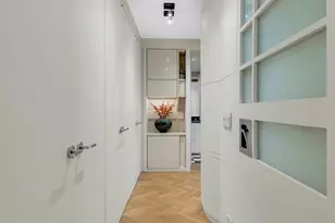 17 W 54th St, New York City, NY 10019 - Photo 8