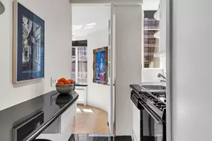 17 W 54th St, New York City, NY 10019 - Photo 6