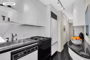 17 W 54th St, New York City, NY 10019 - Photo 6