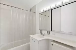 531 Main St, New York City, NY 10044 - Photo 8
