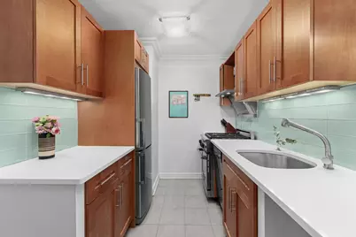 201 E 17th Street #8F, New York, NY 10003 - Photo 2