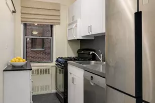 420 E 55th St, New York, NY 10022 - Photo 2