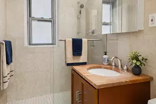 420 E 55th St, New York City, NY 10022 - Photo 4