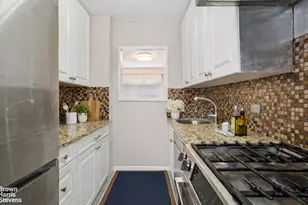 420 E 55th St, New York City, NY 10022 - Photo 4