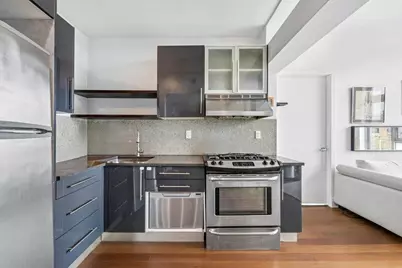 390 Lorimer Street #3C, New York City, NY 11206 - Photo 4
