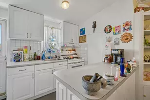 26 Ira Ct, New York City, NY 11229 - Photo 6