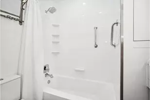 310 E 46th St, New York City, NY 10017 - Photo 6