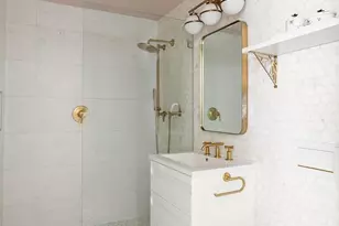 306 E 82nd St, New York City, NY 10028 - Photo 10