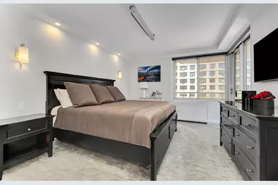 300 E 74th Street #15-G, New York City, NY 10021 - Photo 8