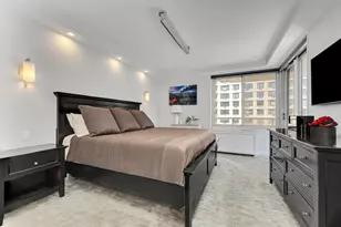 300 E 74th St, New York City, NY 10021 - Photo 8