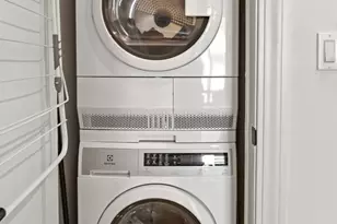 23-10 30th Dr, Astoria, NY 11102 - Photo 6