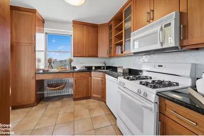 2621 Palisade Avenue #14C, New York City, NY 10463 - Photo 14