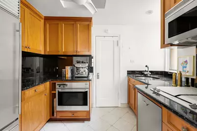 7 E 85th Street #8B, New York City, NY 10028 - Photo 8