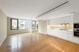 425 W 53rd St, New York City, NY 10019 - Photo 2