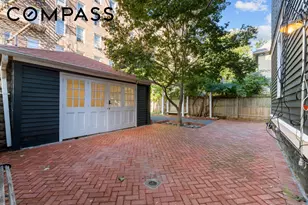 428 E 18th St, New York City, NY 11226 - Photo 18